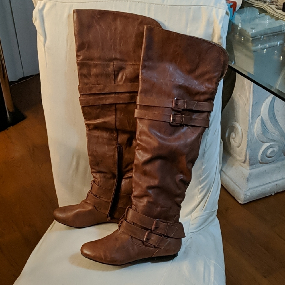 Knee-High Pocket Boots